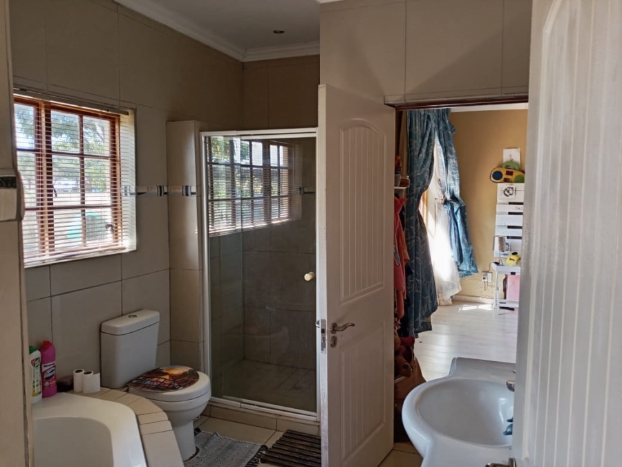 4 Bedroom Property for Sale in Myngenoegen A H Limpopo