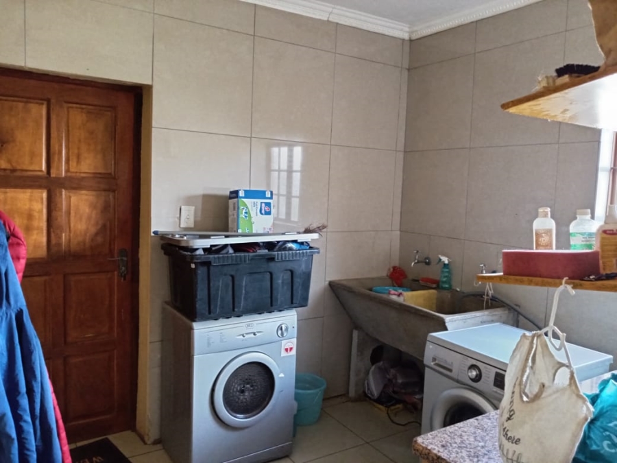 4 Bedroom Property for Sale in Myngenoegen A H Limpopo