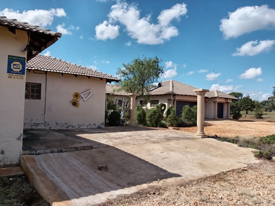 4 Bedroom Property for Sale in Myngenoegen A H Limpopo