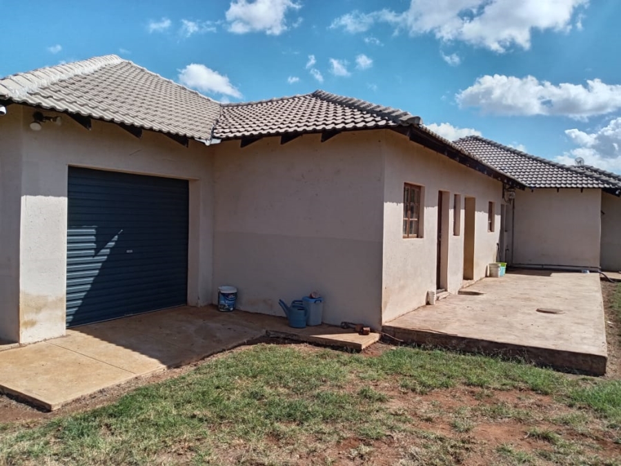 4 Bedroom Property for Sale in Myngenoegen A H Limpopo