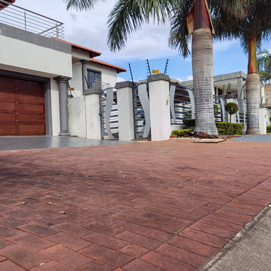 6 Bedroom Property for Sale in Waterberry Country Estate Limpopo