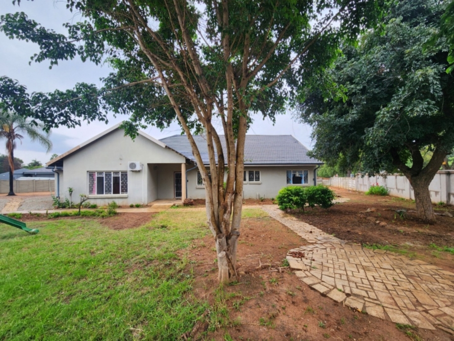 To Let 7 Bedroom Property for Rent in Hospitaalpark Limpopo