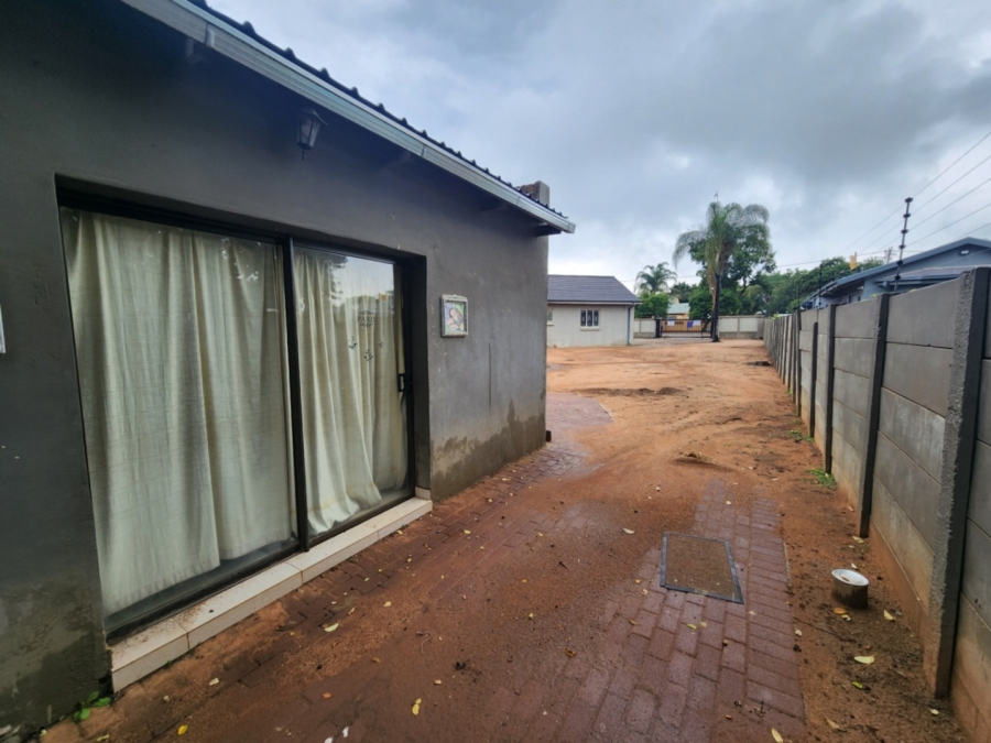 To Let 7 Bedroom Property for Rent in Hospitaalpark Limpopo
