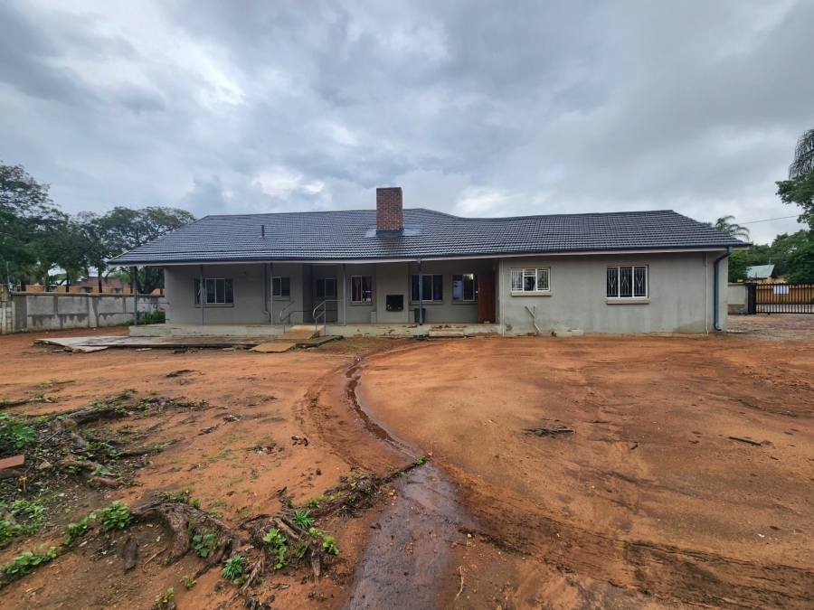 To Let 7 Bedroom Property for Rent in Hospitaalpark Limpopo