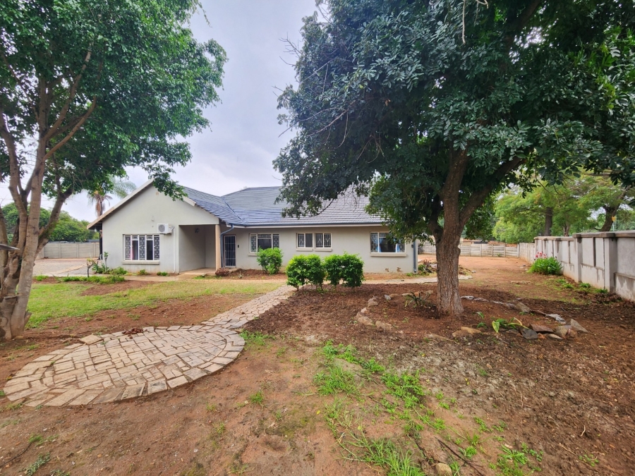 To Let 7 Bedroom Property for Rent in Hospitaalpark Limpopo