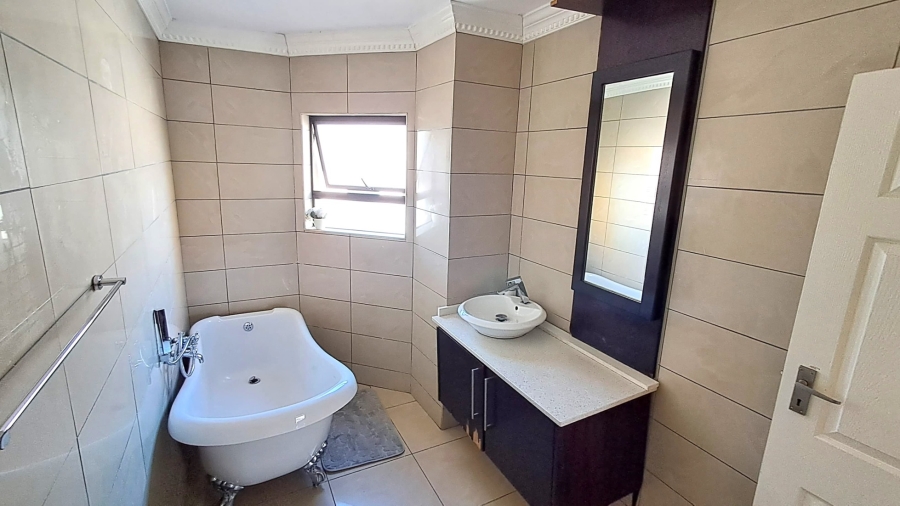 To Let 5 Bedroom Property for Rent in Bendor Limpopo