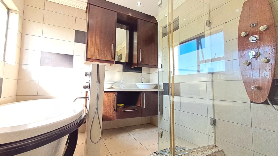 To Let 5 Bedroom Property for Rent in Bendor Limpopo