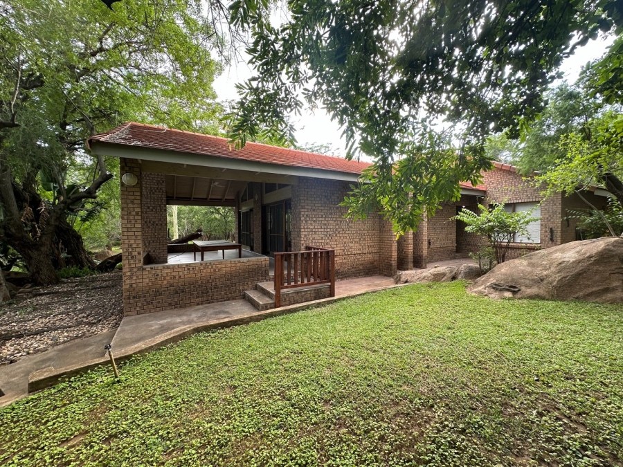 4 Bedroom Property for Sale in Ndlovumzi Limpopo