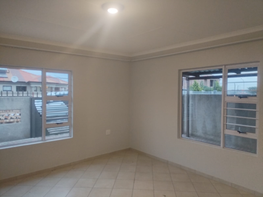 To Let 4 Bedroom Property for Rent in Southern Gateway Limpopo