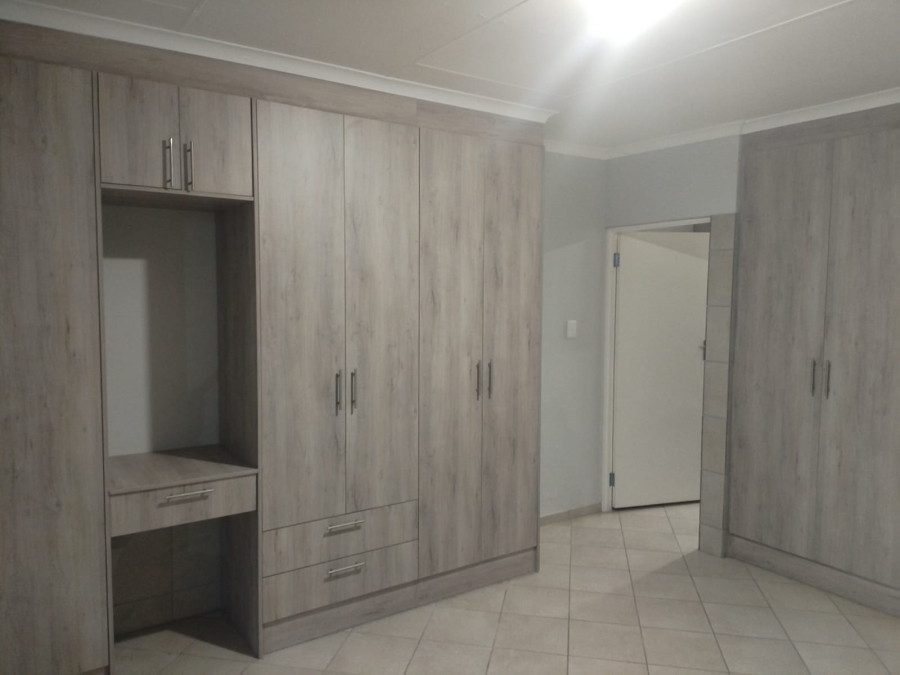 To Let 4 Bedroom Property for Rent in Southern Gateway Limpopo