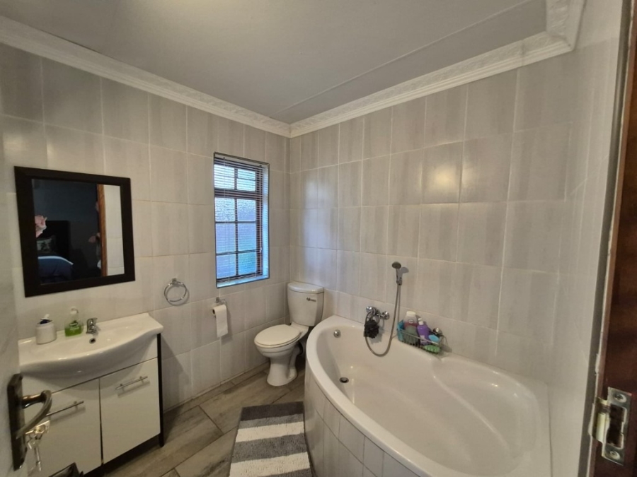 5 Bedroom Property for Sale in Phalaborwa Limpopo