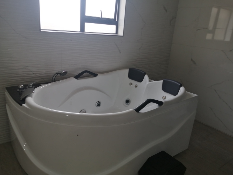5 Bedroom Property for Sale in Bendor Limpopo