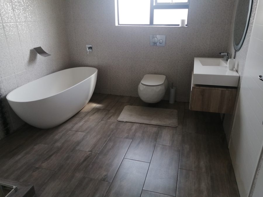 5 Bedroom Property for Sale in Bendor Limpopo