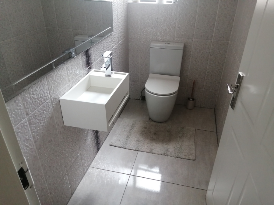 5 Bedroom Property for Sale in Bendor Limpopo
