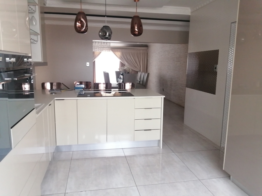 5 Bedroom Property for Sale in Bendor Limpopo