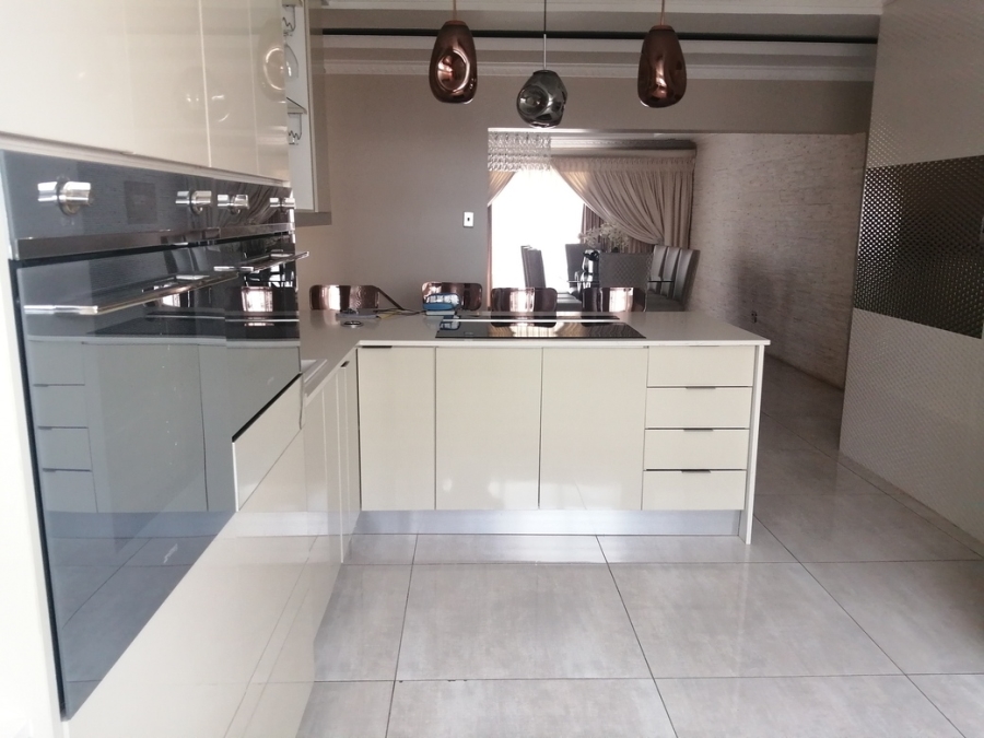 5 Bedroom Property for Sale in Bendor Limpopo