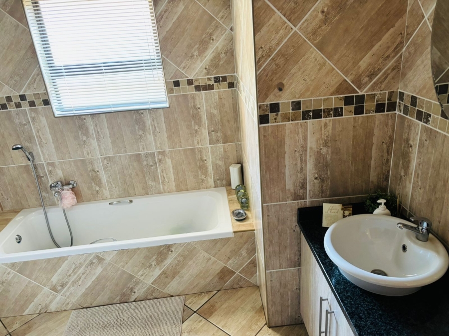 4 Bedroom Property for Sale in Impala Park Limpopo