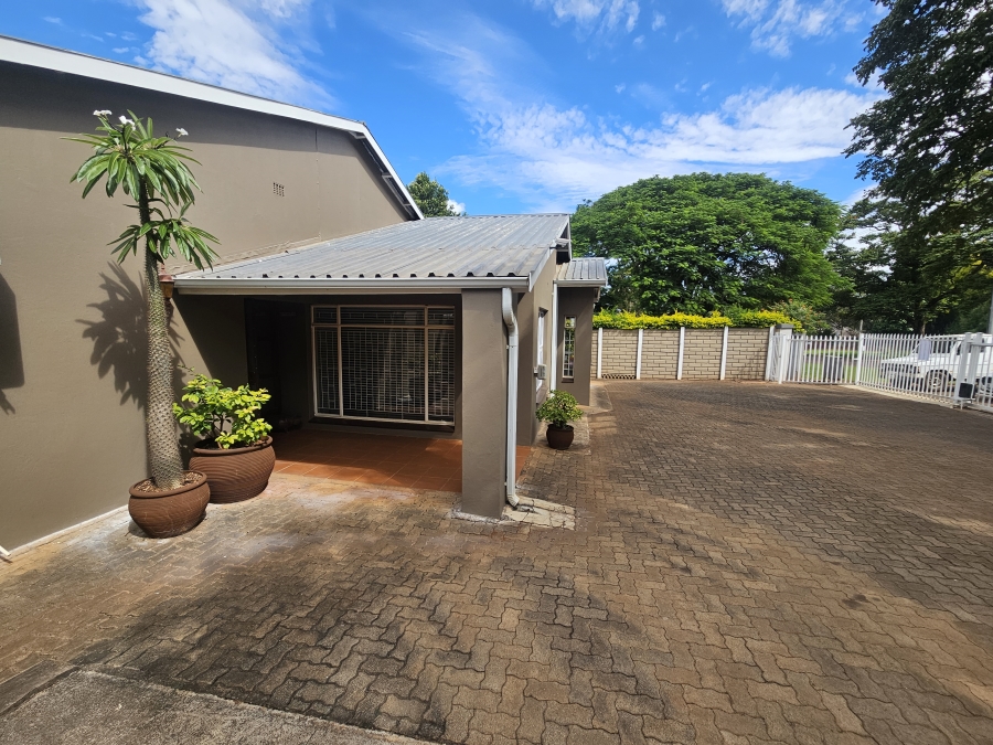 6 Bedroom Property for Sale in Louis Trichardt Limpopo
