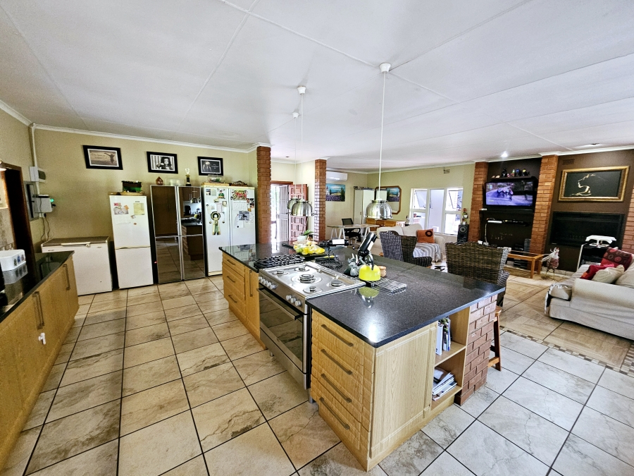 6 Bedroom Property for Sale in Louis Trichardt Limpopo
