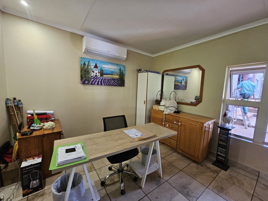 6 Bedroom Property for Sale in Louis Trichardt Limpopo