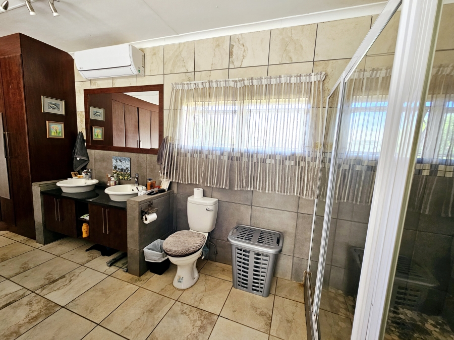 6 Bedroom Property for Sale in Louis Trichardt Limpopo