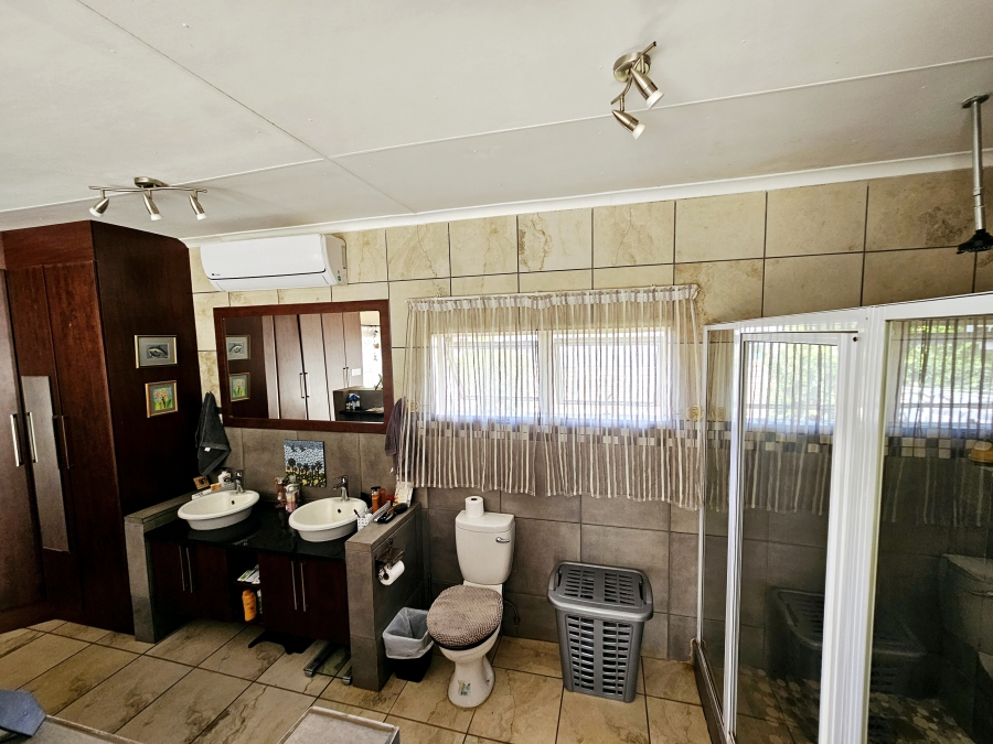 6 Bedroom Property for Sale in Louis Trichardt Limpopo