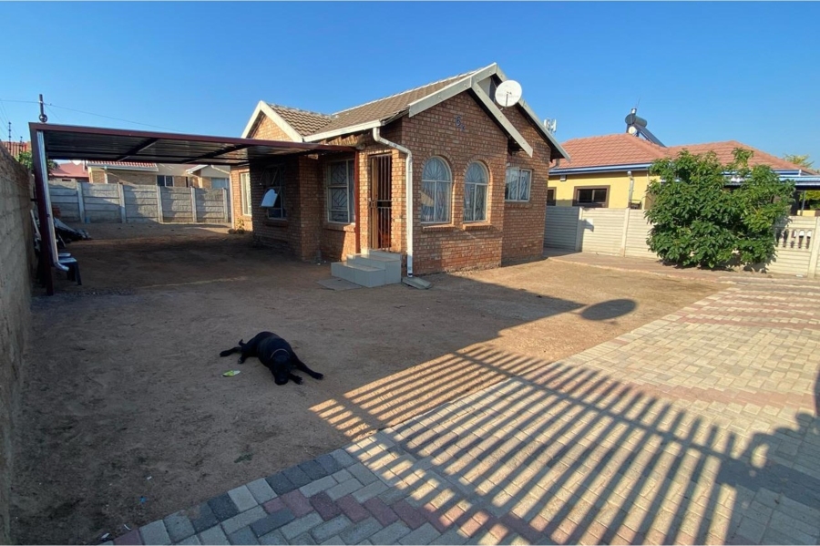 3 Bedroom Property for Sale in Madiba Park Limpopo