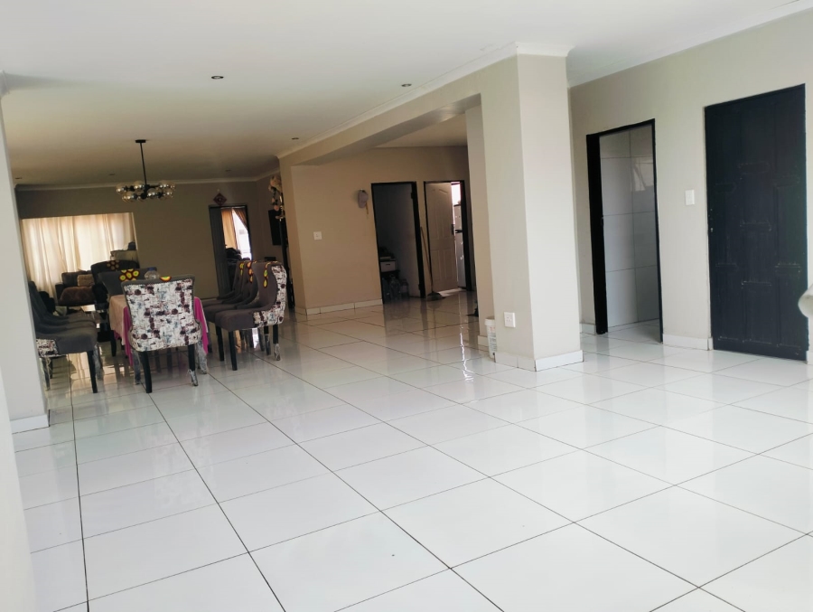 5 Bedroom Property for Sale in Riverside Estate Limpopo