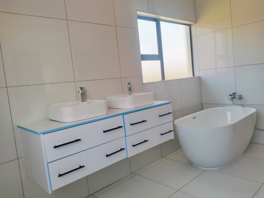 5 Bedroom Property for Sale in Riverside Estate Limpopo