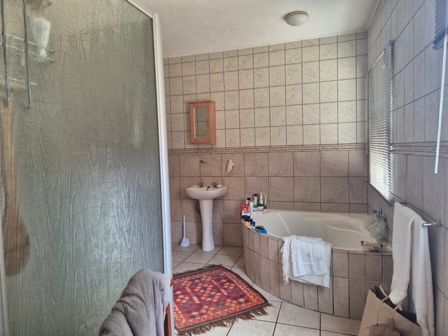 1 Bedroom Property for Sale in Polokwane Central Limpopo