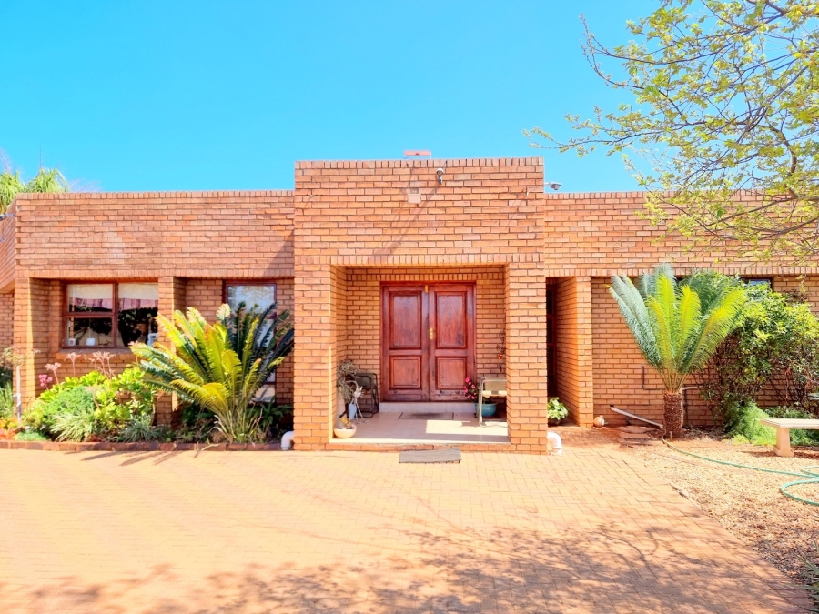 7 Bedroom Property for Sale in Myngenoegen A H Limpopo