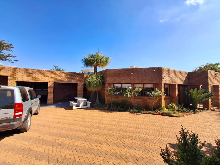 7 Bedroom Property for Sale in Myngenoegen A H Limpopo