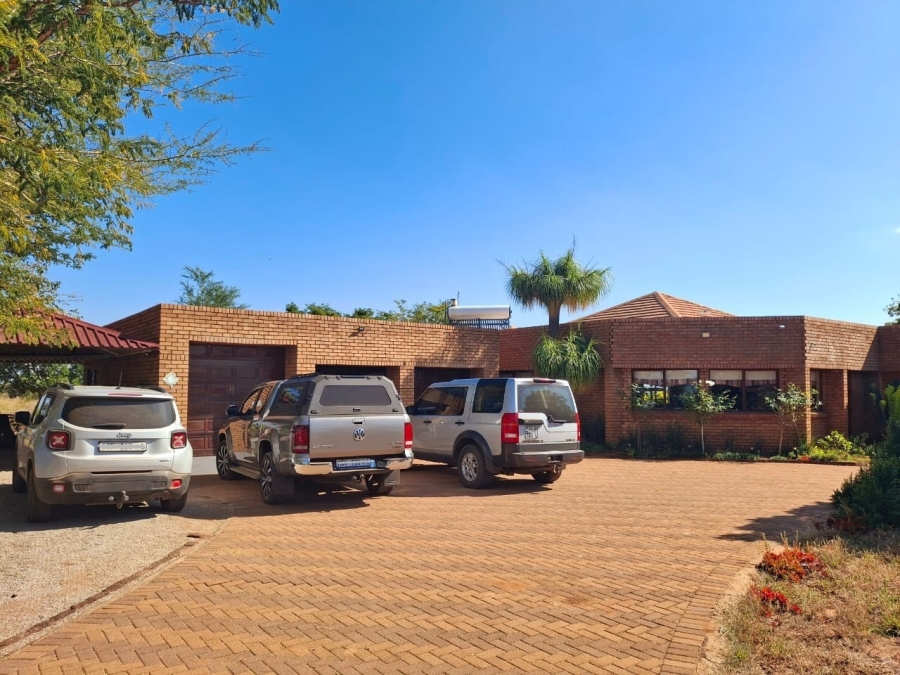 7 Bedroom Property for Sale in Myngenoegen A H Limpopo