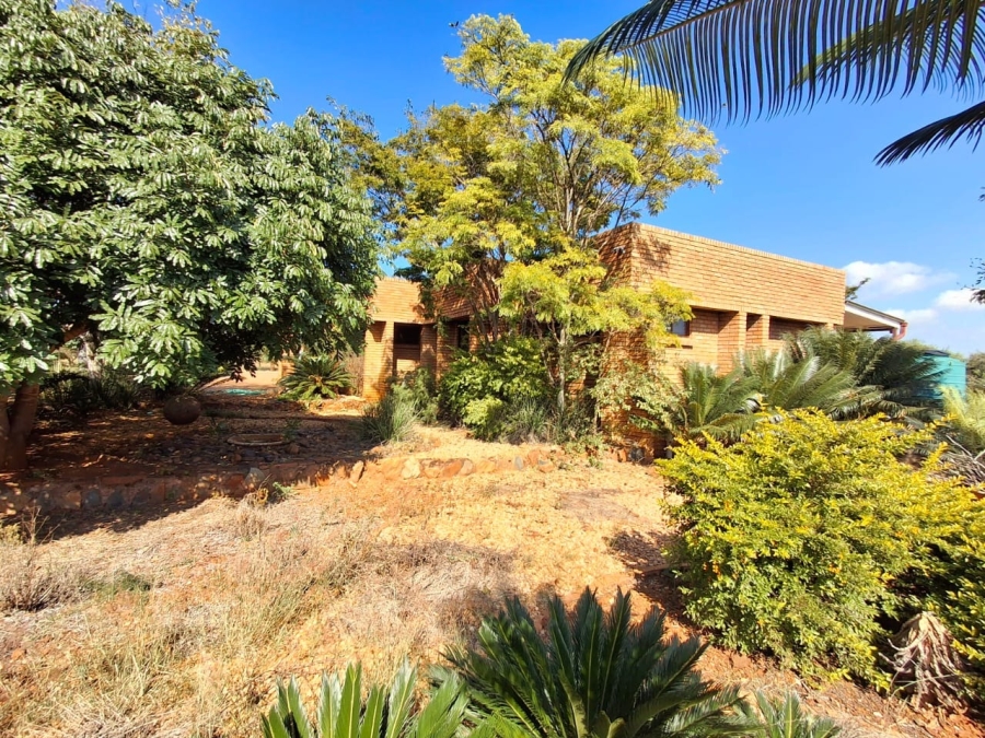 7 Bedroom Property for Sale in Myngenoegen A H Limpopo