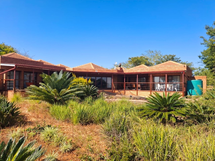 7 Bedroom Property for Sale in Myngenoegen A H Limpopo