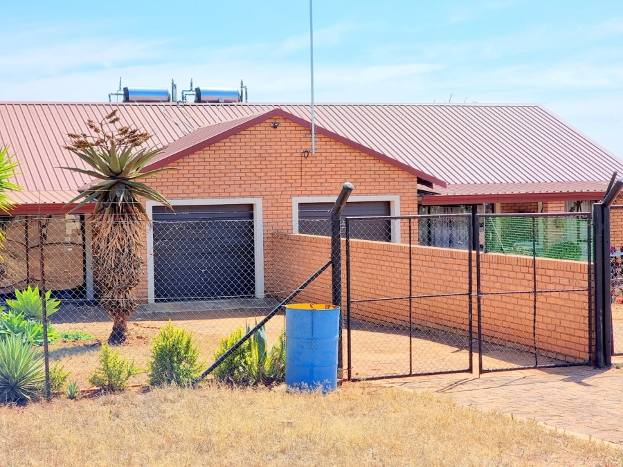 8 Bedroom Property for Sale in Myngenoegen A H Limpopo