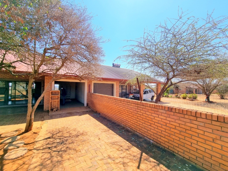 8 Bedroom Property for Sale in Myngenoegen A H Limpopo