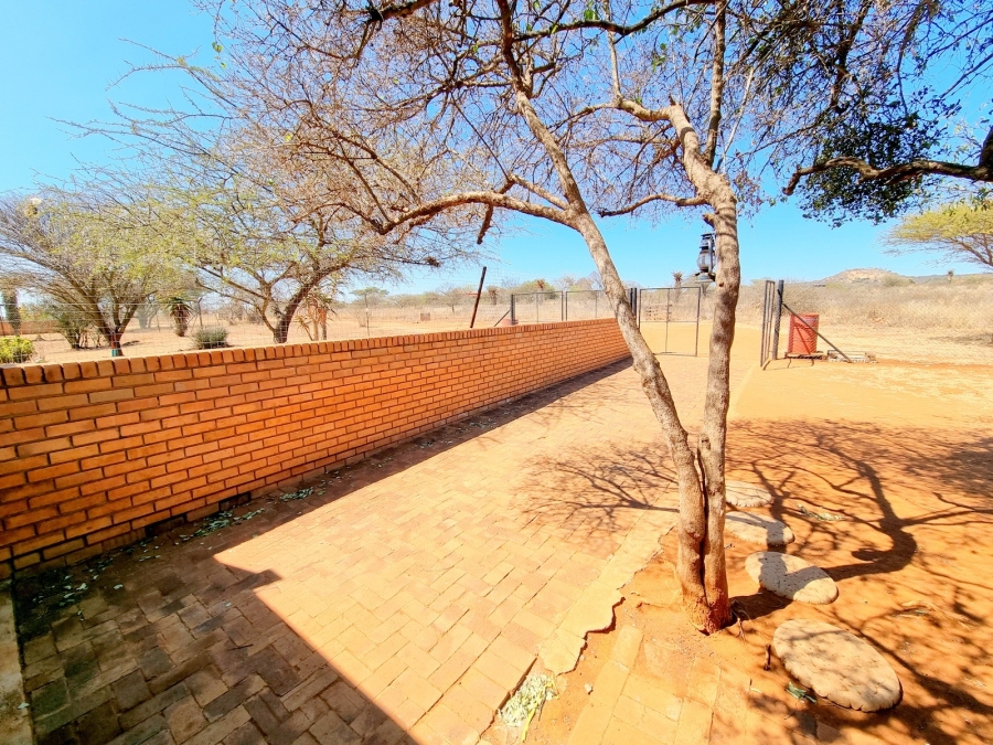8 Bedroom Property for Sale in Myngenoegen A H Limpopo