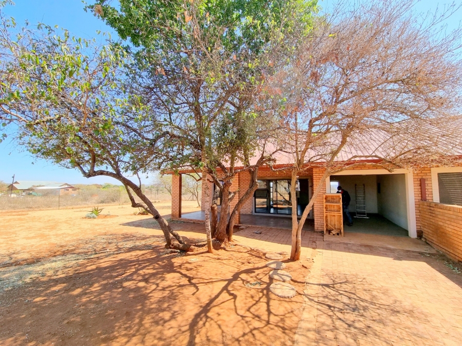 8 Bedroom Property for Sale in Myngenoegen A H Limpopo
