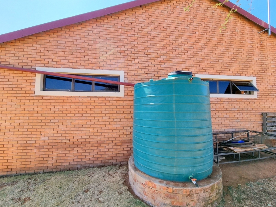 8 Bedroom Property for Sale in Myngenoegen A H Limpopo