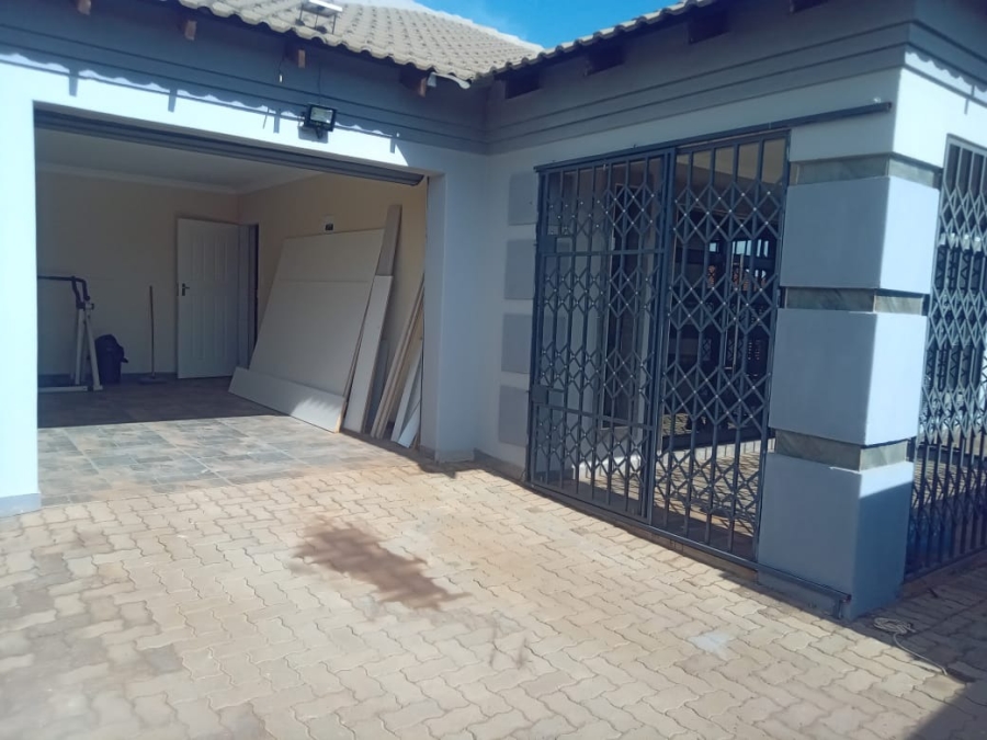 To Let 3 Bedroom Property for Rent in Northam Limpopo