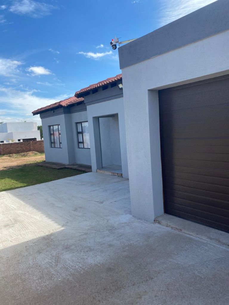 5 Bedroom Property for Sale in Flora Park Limpopo