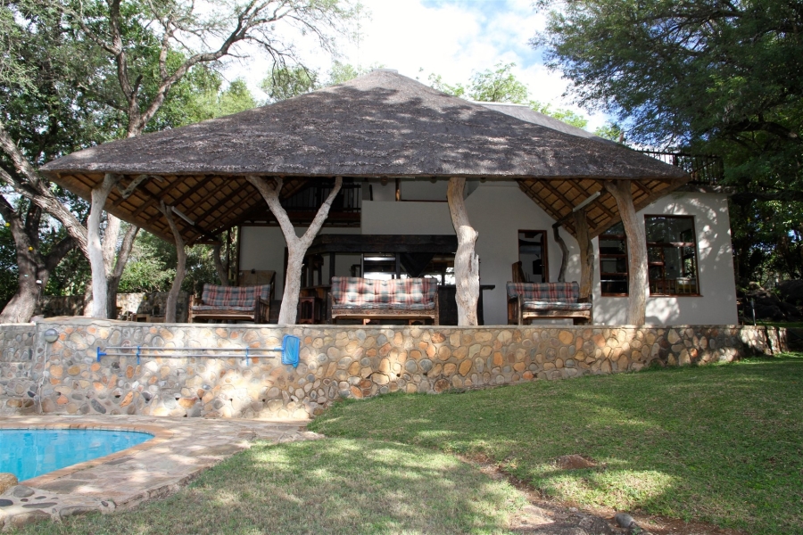 8 Bedroom Property for Sale in Hoedspruit Limpopo