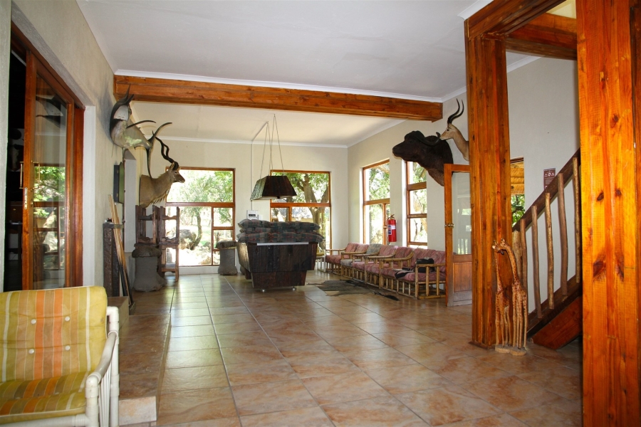 8 Bedroom Property for Sale in Hoedspruit Limpopo