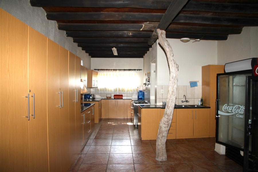 8 Bedroom Property for Sale in Hoedspruit Limpopo