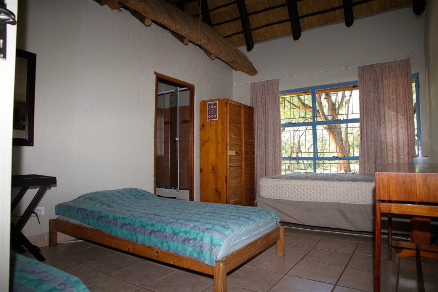 8 Bedroom Property for Sale in Hoedspruit Limpopo