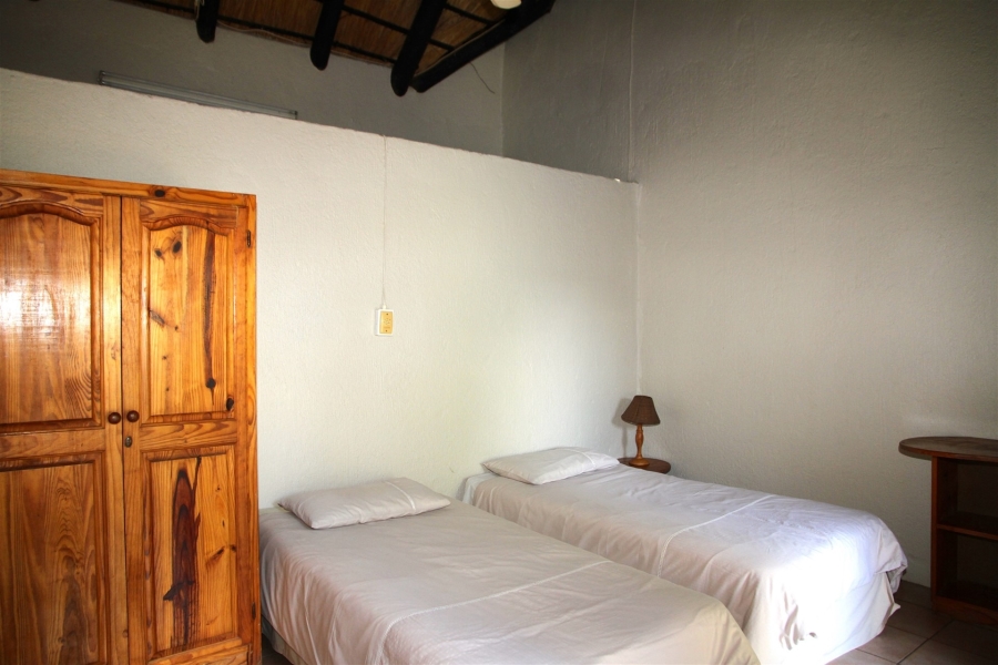 8 Bedroom Property for Sale in Hoedspruit Limpopo