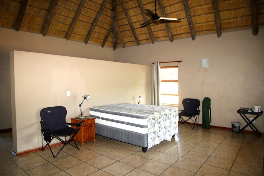 8 Bedroom Property for Sale in Hoedspruit Limpopo