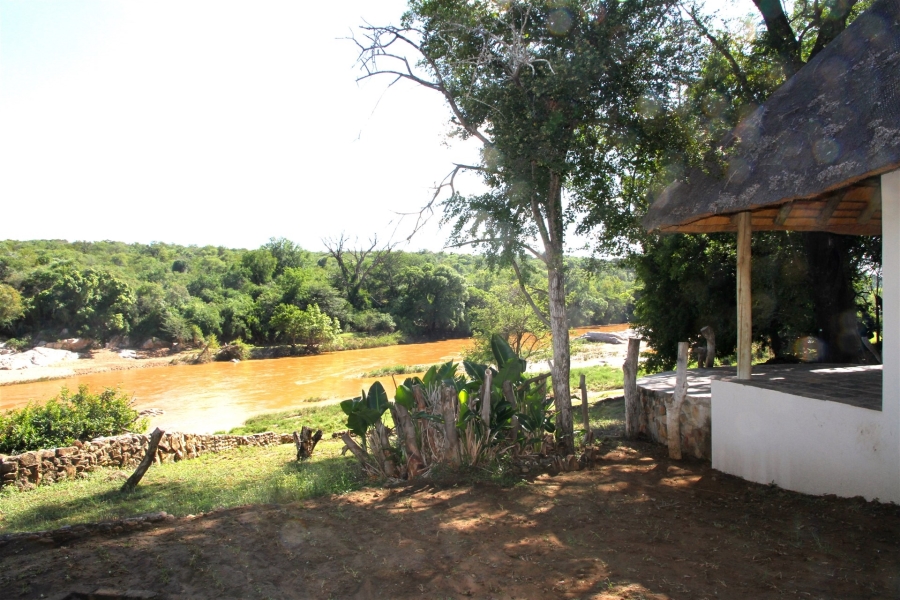 8 Bedroom Property for Sale in Hoedspruit Limpopo
