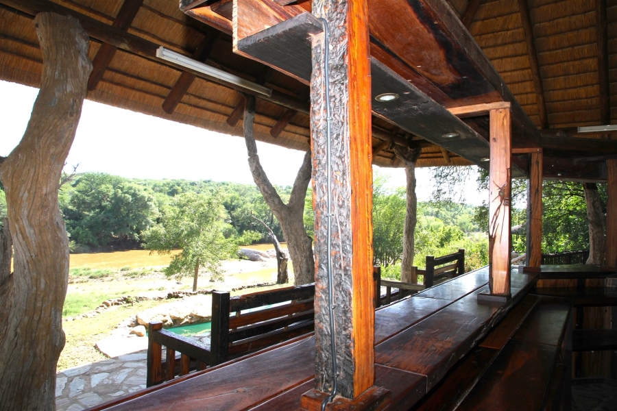 8 Bedroom Property for Sale in Hoedspruit Limpopo